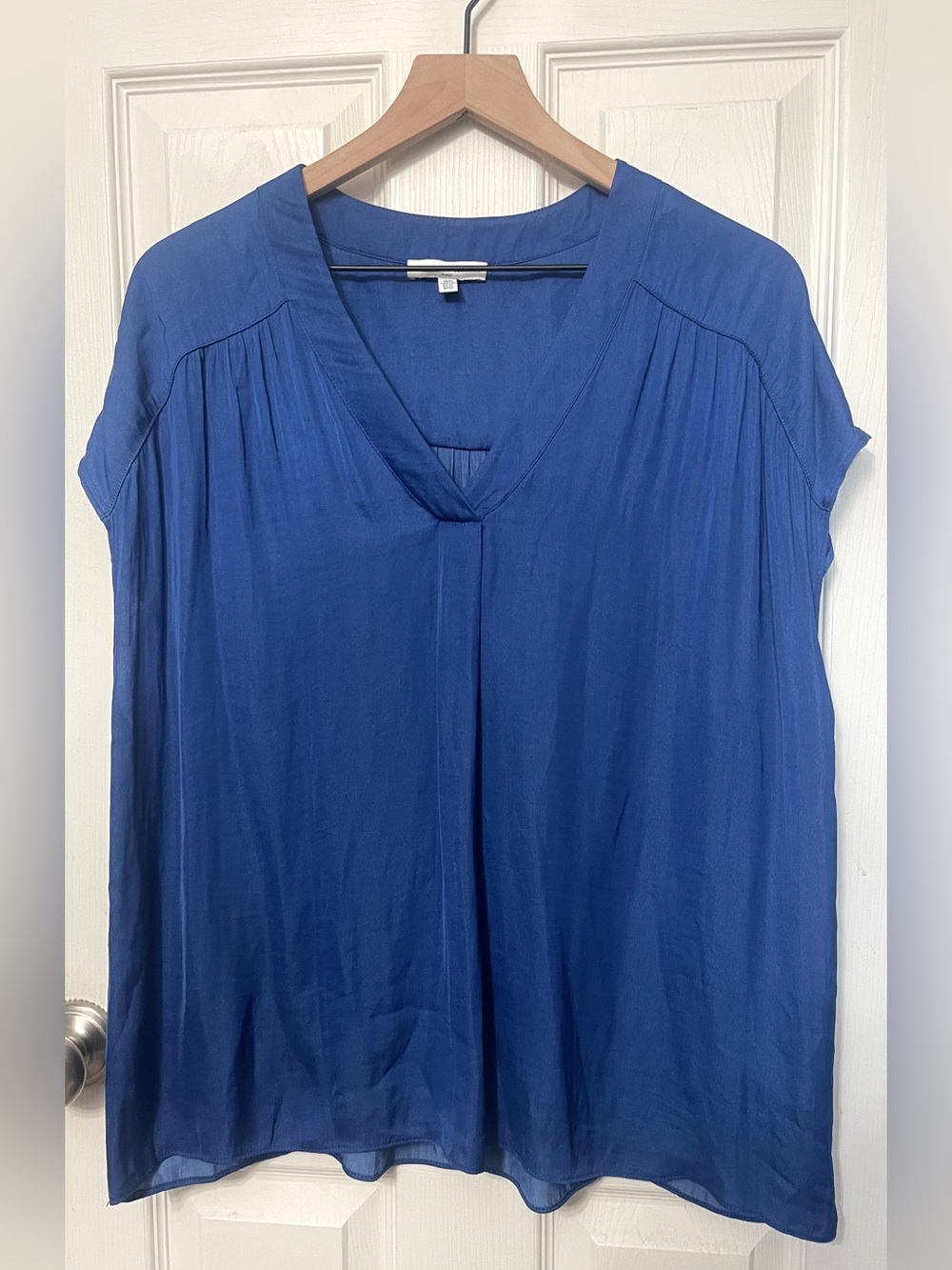 Maison d'Amelie Blouse Women's Royal Blue V-Neck Cap Sleeve Satin Shirt Top XL